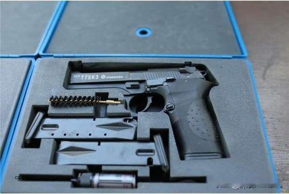 台湾军用新制式手枪 T75K3，由高雄205厂出品，采用六边形膛线，8000发寿