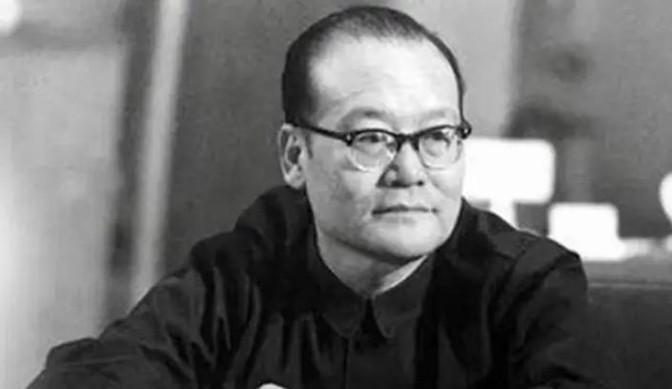 1988年的一天，已辞职赋闲的纪登奎在家里吃饭时，突然头一歪倒在了地上，家人发现