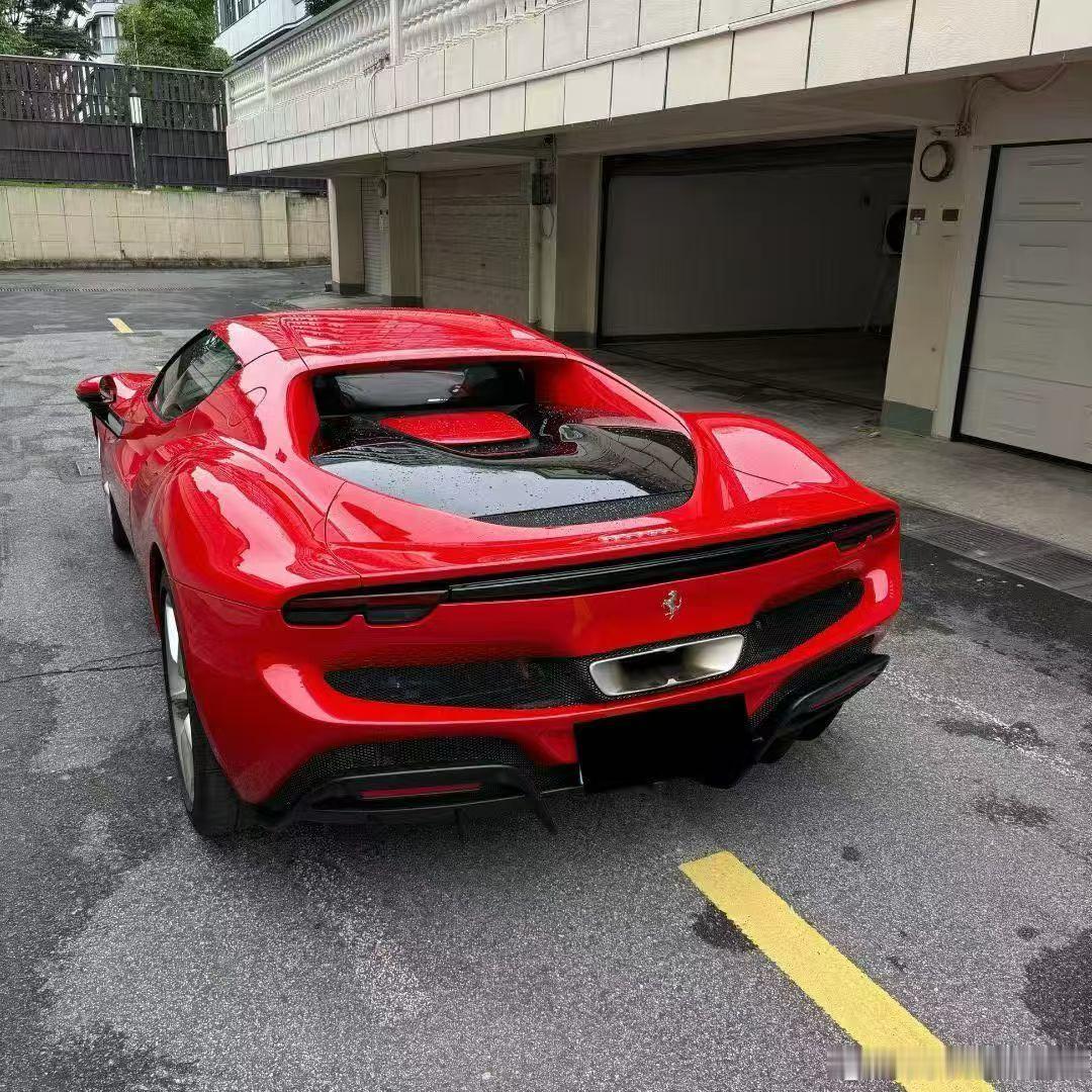 法拉利296 GTB，迪通拿座椅 ，配置选配80万+ 高定版配色，高定版配置 