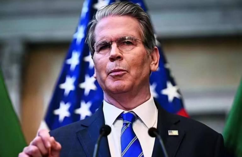 离谱到家了！特朗普将副总统万斯变相政治流放，核心决策圈彻底除名

眼下美国政坛的