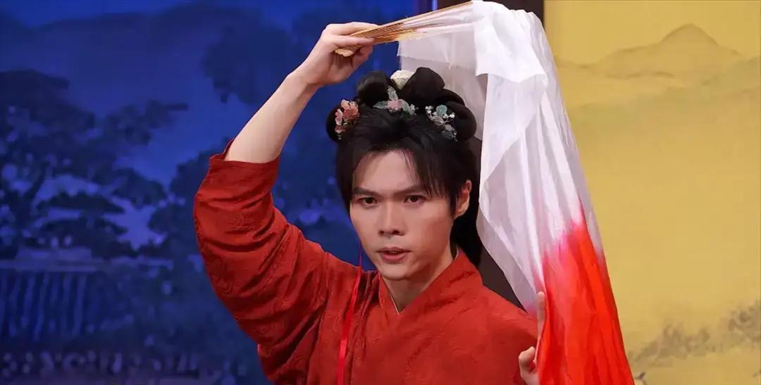 昨晚看《喜人2》，一口陈年普洱差点喷屏幕上。
 
李飞那句“我叫李飞，没有脊椎”