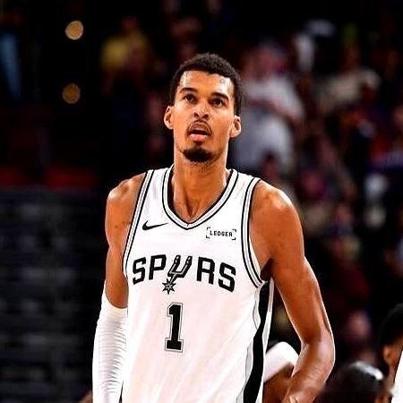 《8换2！NBA重大交易诞生！致谢马刺：联盟格局全面重组》今年休赛期要评一个“隐