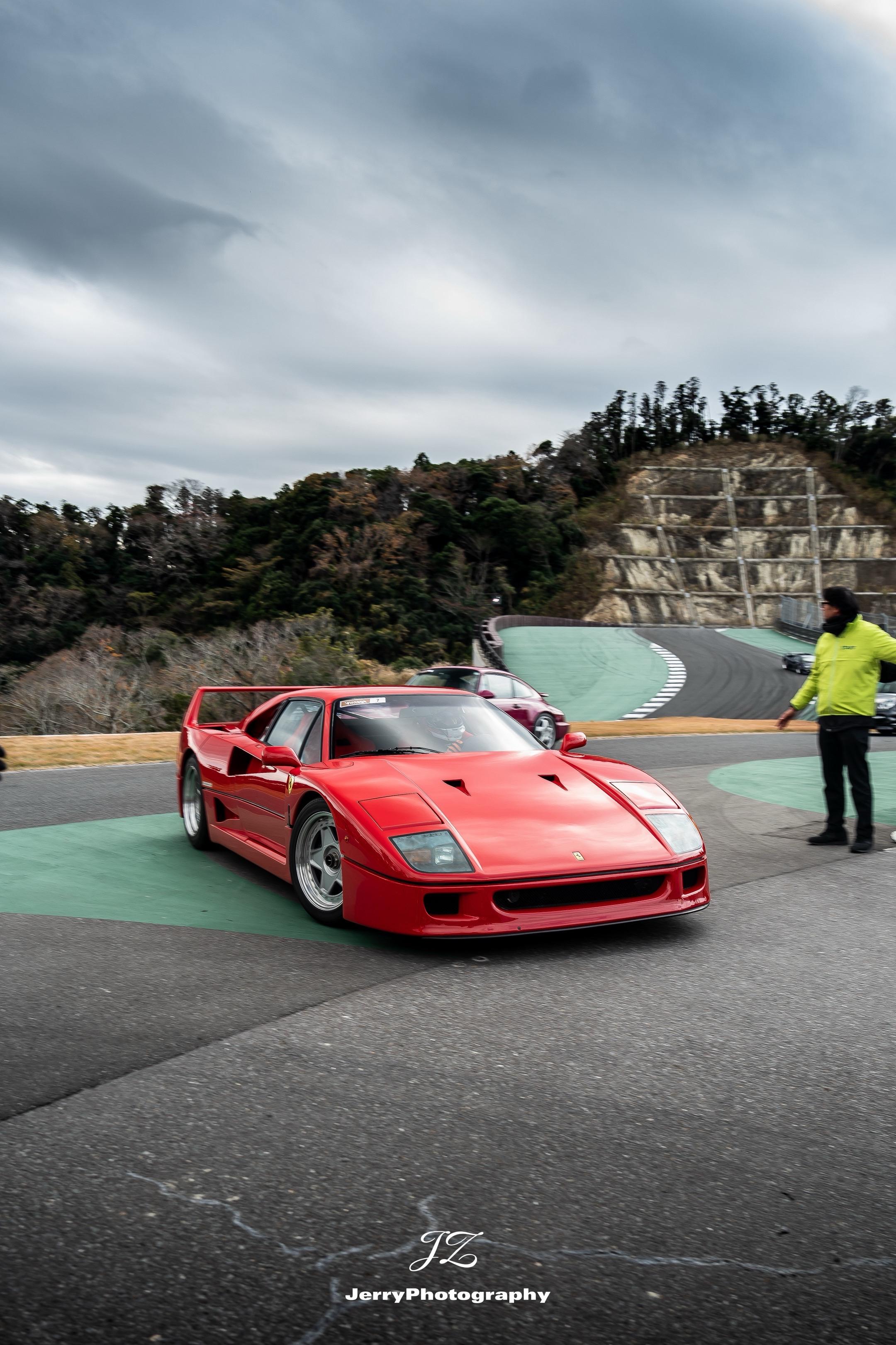 Ferrari F40。来自80年代的马王！
