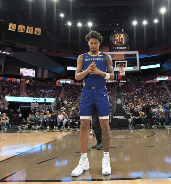 NBA夏季联赛加州经典赛，勇士98-69大胜马刺。本场比赛，勇士11号秀伦德博格