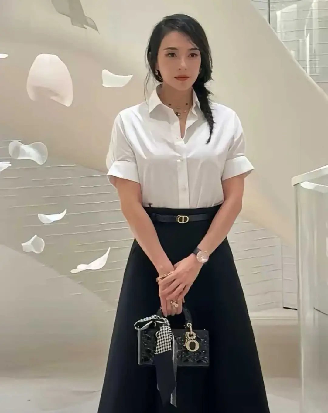 章子怡离婚后更嫩了，46岁看着像20岁！ 