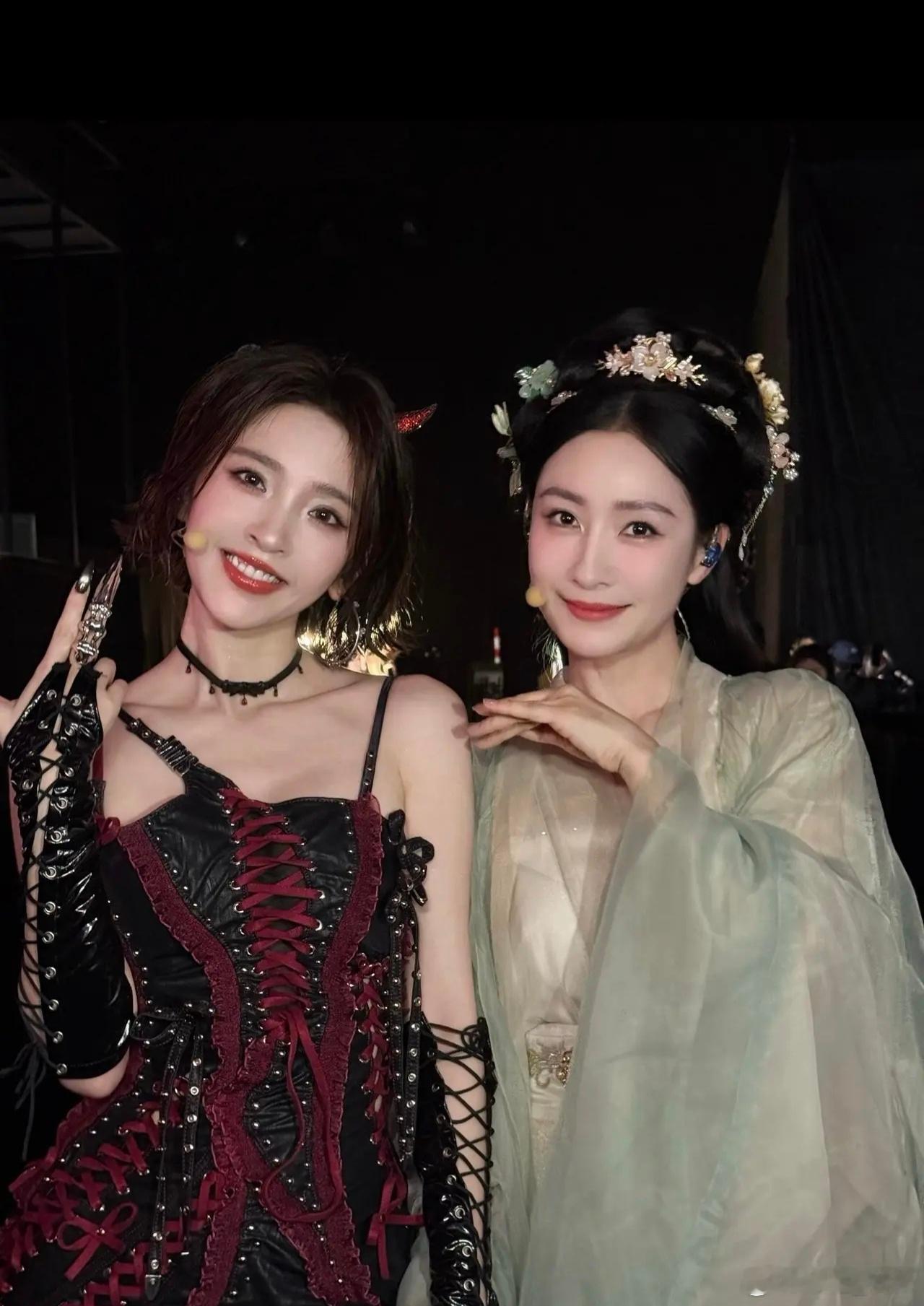 唐艺昕深夜发文，泪别陶昕然。4月24日，《乘风2026》二公上半场结果出炉，没想