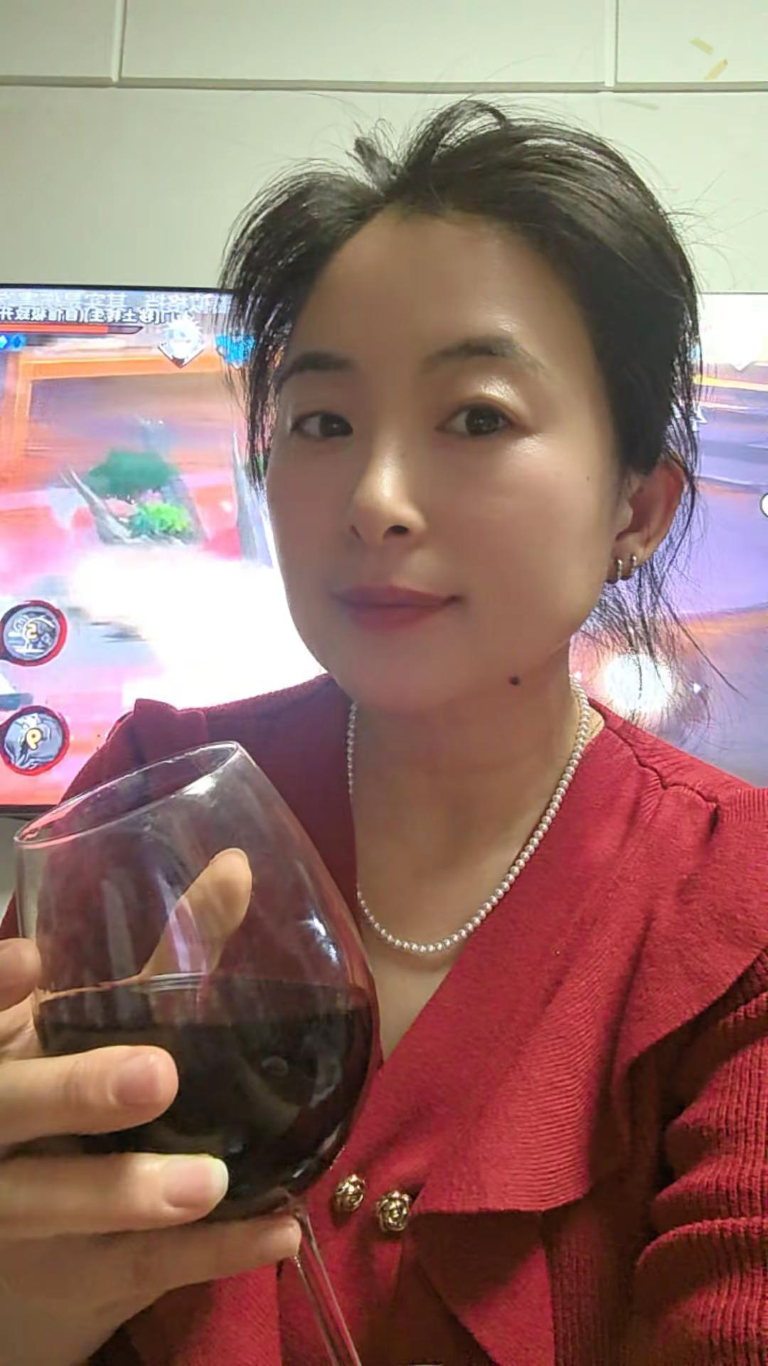 把情绪丢进酒里，不听，不说，不等，不盼！立春 情感 情感共鸣 文案短句