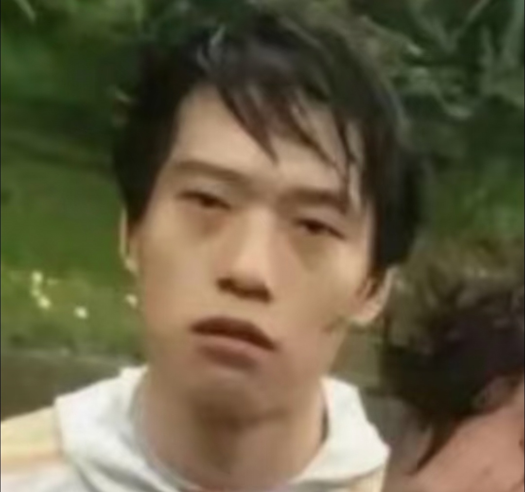 高中生遭捅杀遗言妈妈我好疼16岁刚注册国家田径运动员，前途不可限量啊，却遭此劫难