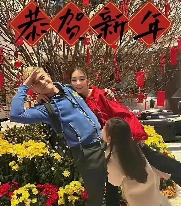 郭富城带头“薅羊毛”？春节出游竟只让方媛买票，真相让人哭笑不得！

春节假期，本