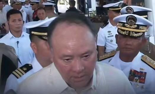 24国撑腰，菲律宾防长对中国“宣战”？话音刚落，055大驱的炮弹已经上膛！1.7