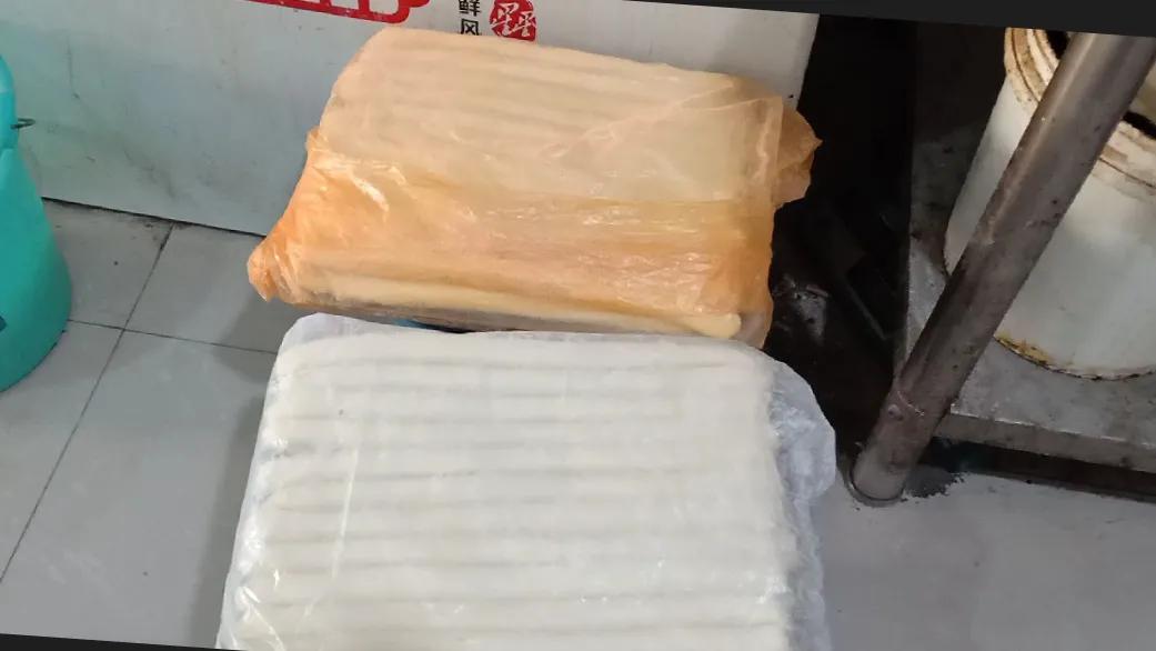 友友们
请假一天，胳膊疼的没处放，明天更新爱你们哟[祈祷][祈祷][祈祷]