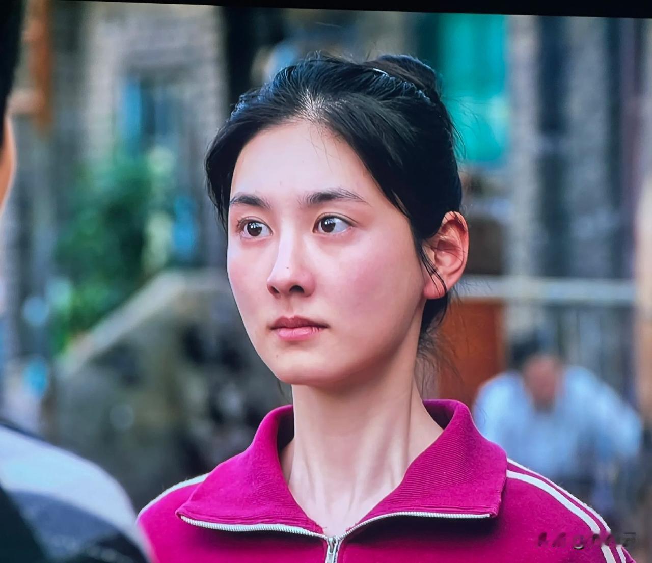 《主角》电视剧相比于原著的确改动很多。我记得董宇辉访谈完剧组后，单士兵老师还发表