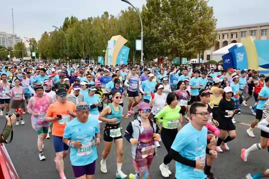 今天全国有超20场马拉松赛事开跑 10月25日全国超20场马拉松同日鸣枪，重点赛