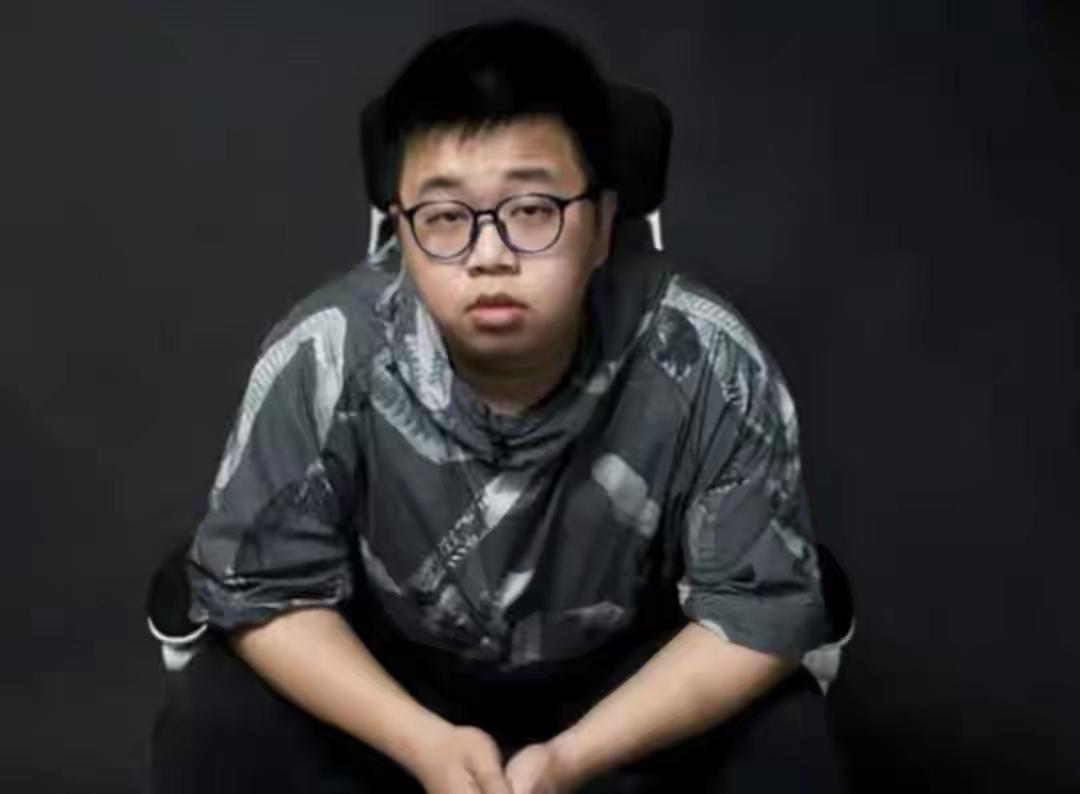 蓝战非不是仙人跳，被迫转账108万，被强迫采集精液。
大使馆为蓝站非发声了，证明