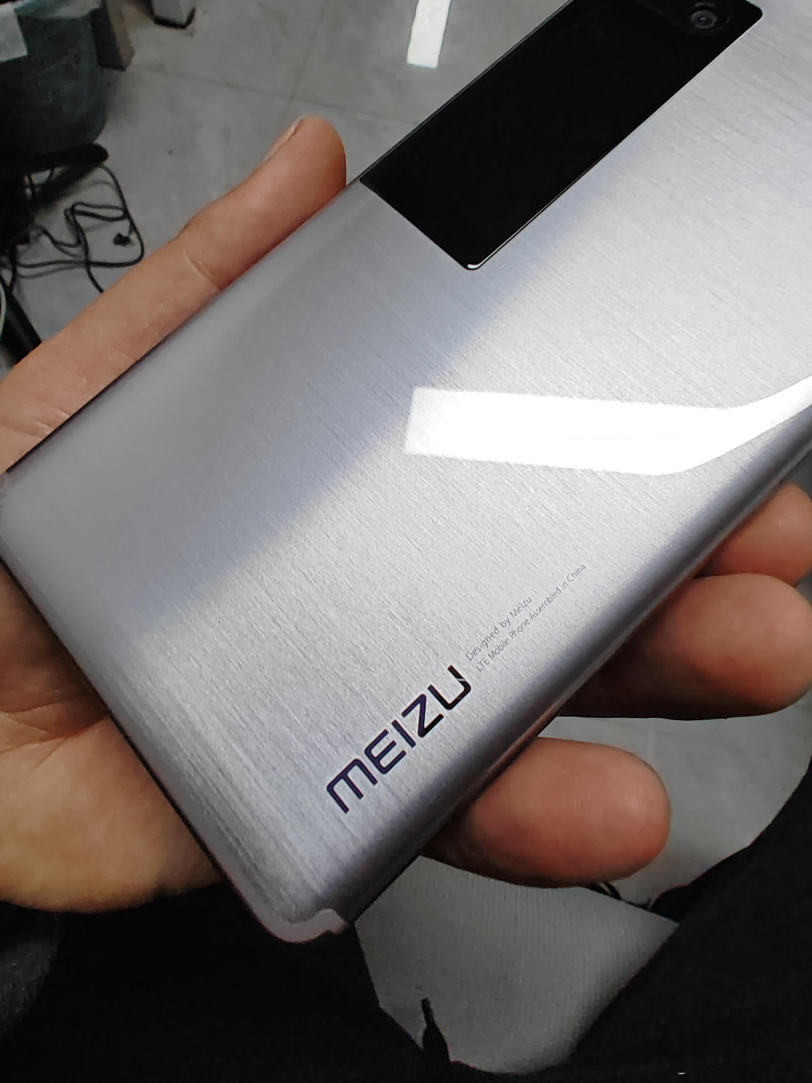 魅族Pro 7Plus曾经大学可望而不可及的手机，现如今不到200就能拥有，这设