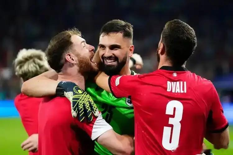 今日免费赛事情报更新！003 欧冠 加拉塔萨雷vs马竞实力战意1.加拉塔萨雷上赛