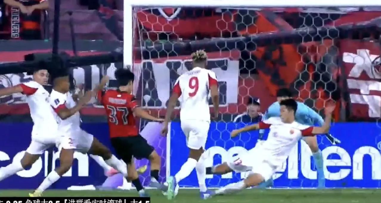 对海港和申花来说，亚冠远不如联赛重要！在被迫取舍时，肯定舍鱼而取熊掌！
可是，对