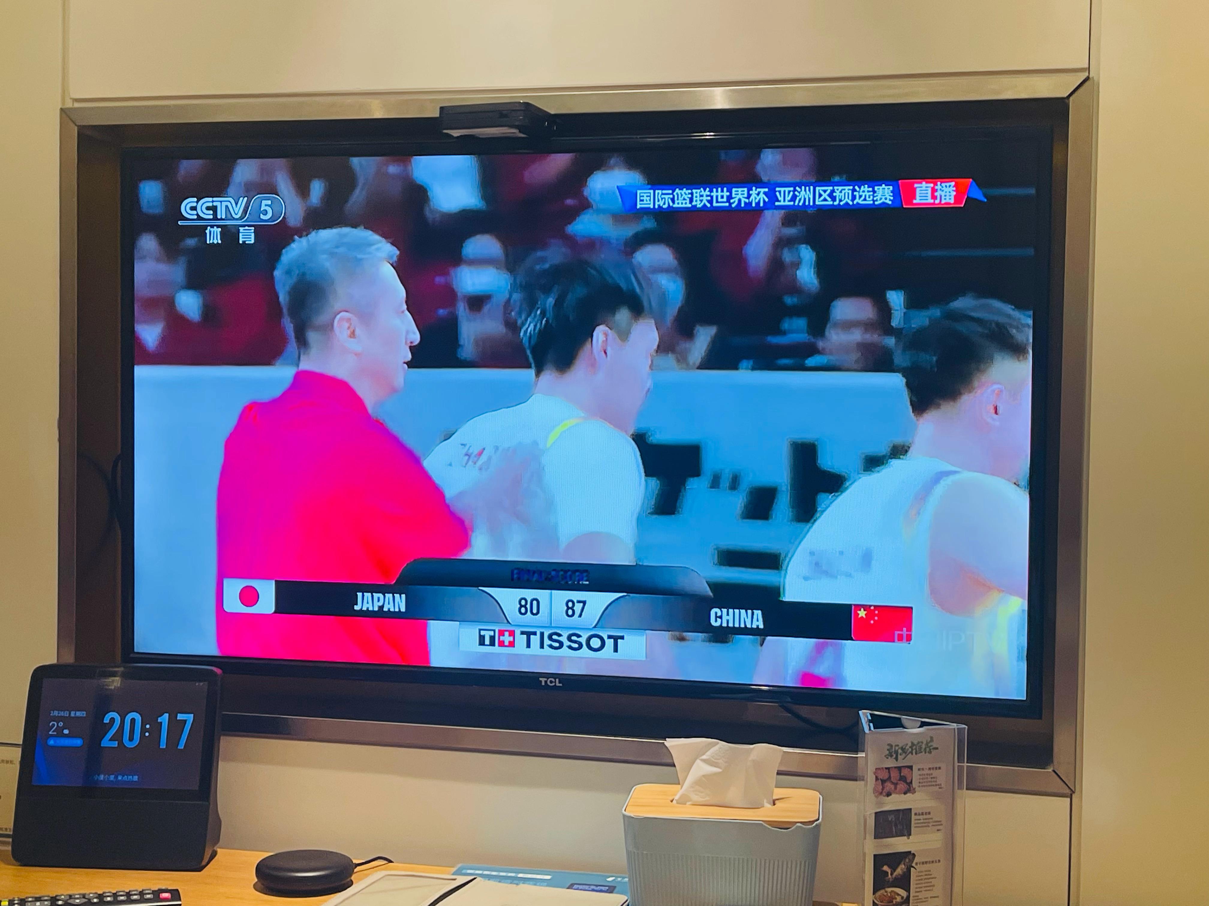 见过不要脸的，没见过这么不要脸的。吹一万个违体，你也得输另外，半场嘲讽男篮的人呢