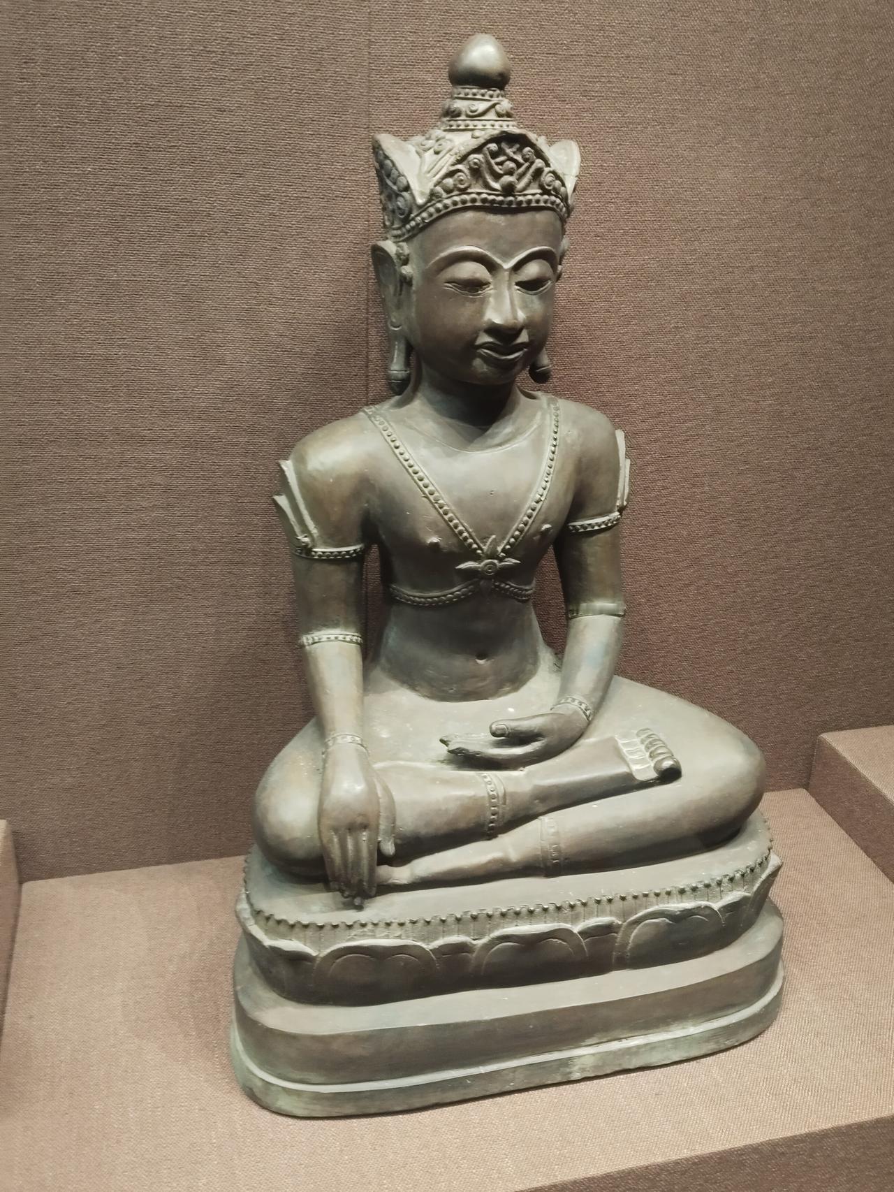 当齐桓公在下面吹牛:

齐桓公:      劳资可是发出“尊王攘夷”的口号让周王