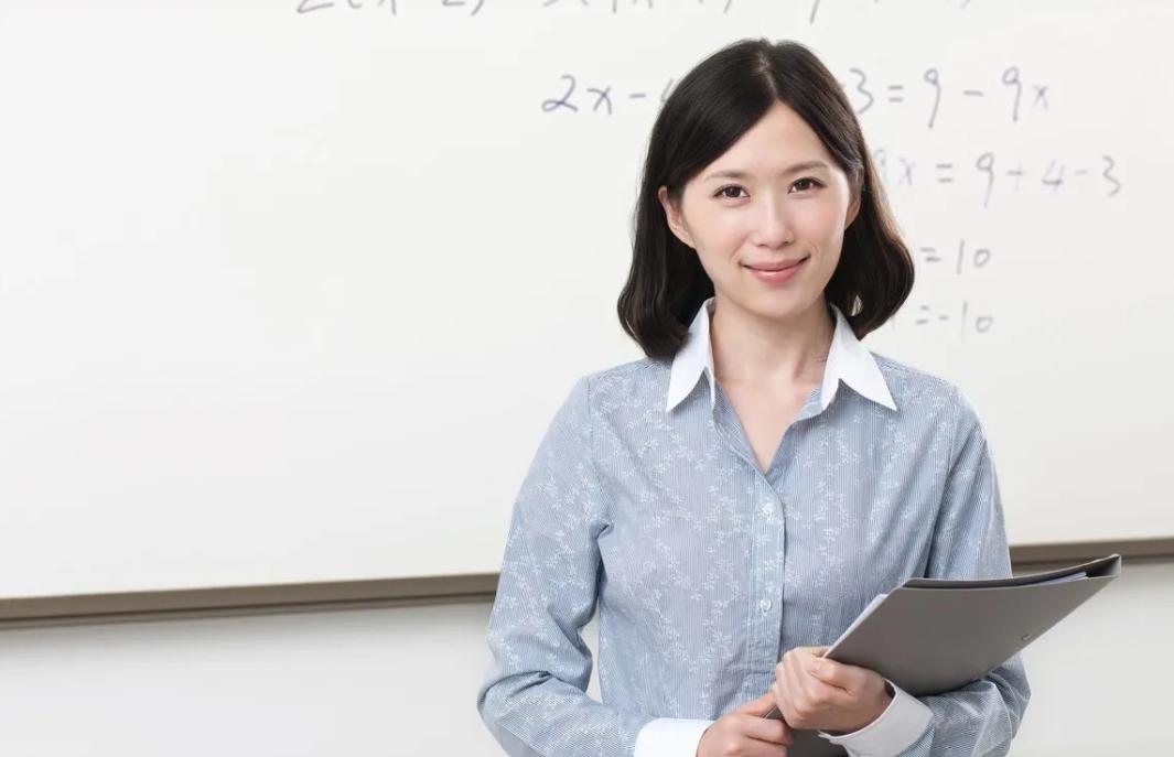 你有没有想过，为什么老师教给我们的世界，和我们长大后踏入的社会，感觉完全是两个次