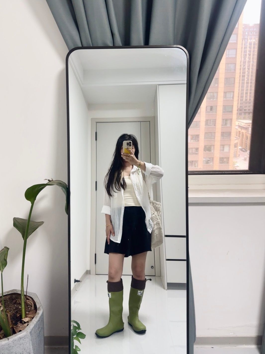 满妈的ootd 虽然现在96斤左右 可看上去比我十来年前92斤还瘦 年龄大了 不