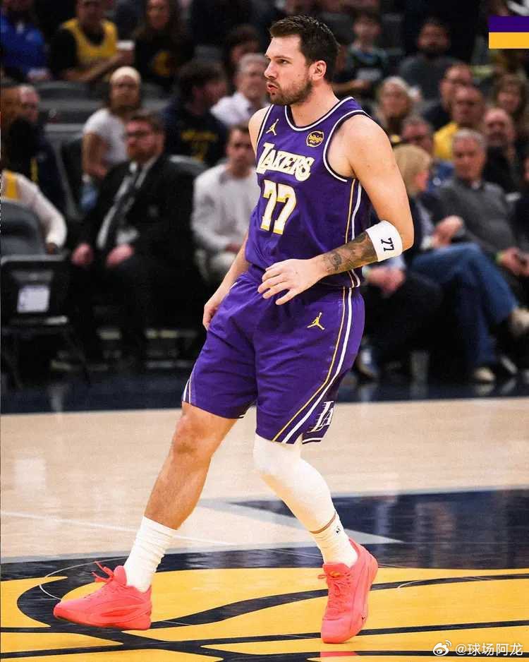 北京时间3月26日，NBA常规赛继续进行，洛杉矶湖人队（47胜26负）重拾胜利。