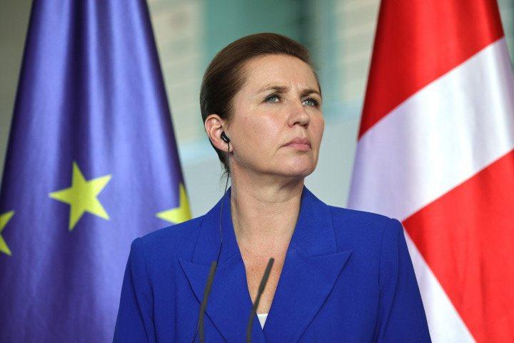 丹麦首相梅特·弗雷德里克森于1月5日发出强烈警告：如果美国真的入侵或攻击格陵兰岛