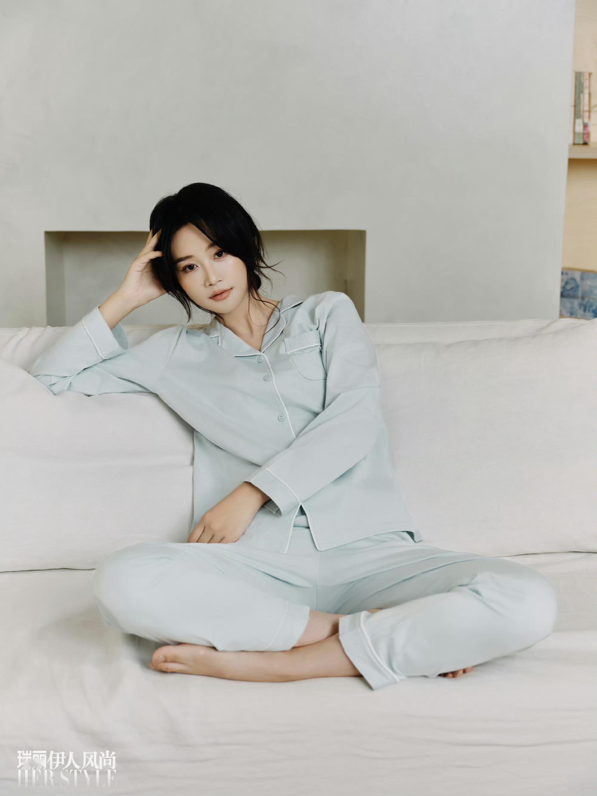 蓝盈莹暖调摩卡大片瑞丽伊人风尚摄影／贾睿    ​​​