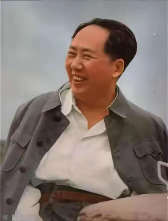 大年初二给毛主席拜年！
过年了，我们怀着最真挚的心，给毛主席献上三朵鲜花🌹🌹