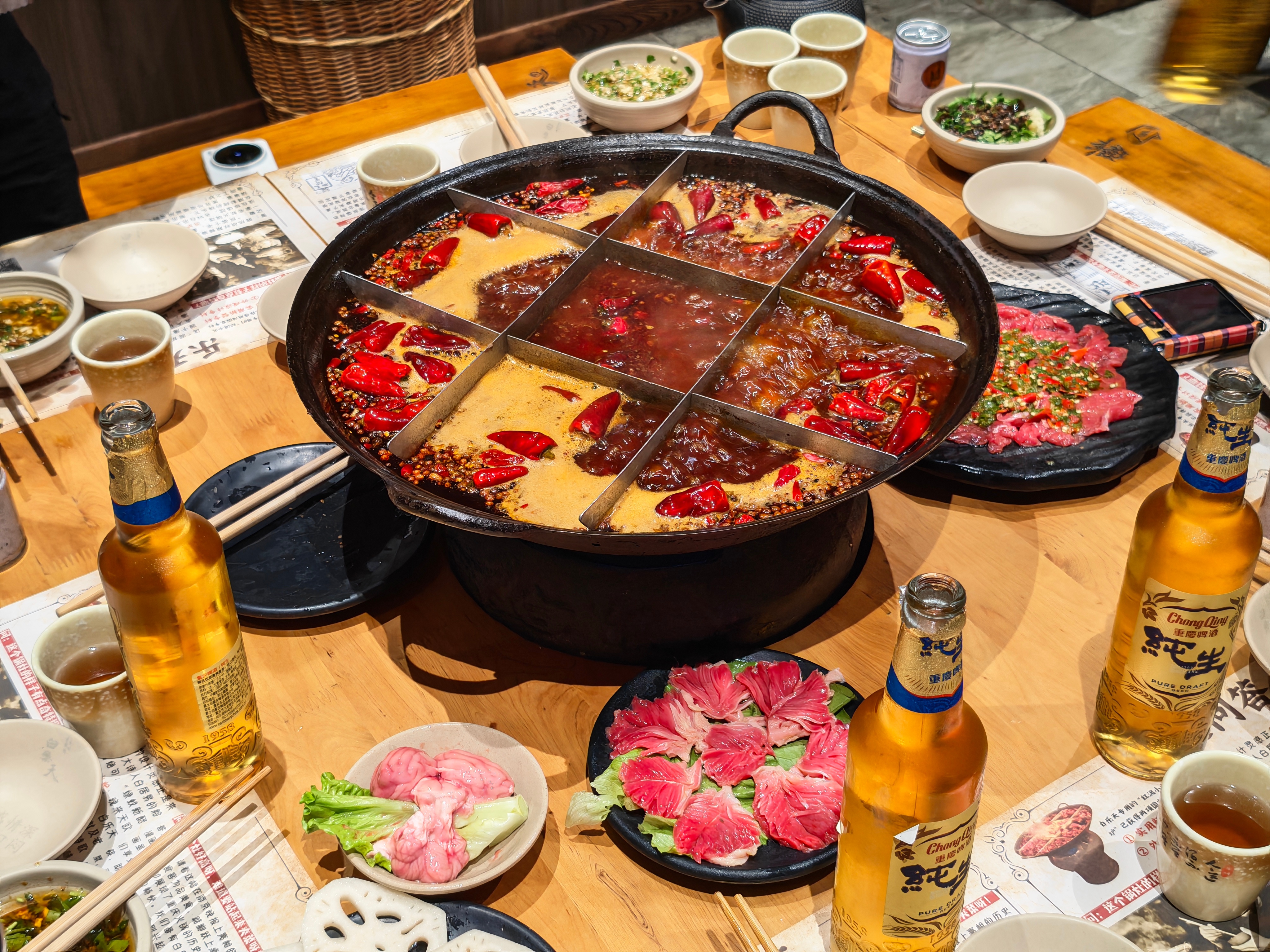 突击检查，让我看看你们夜晚都吃的啥？我先来：重庆火锅，辣死我了！ 重庆