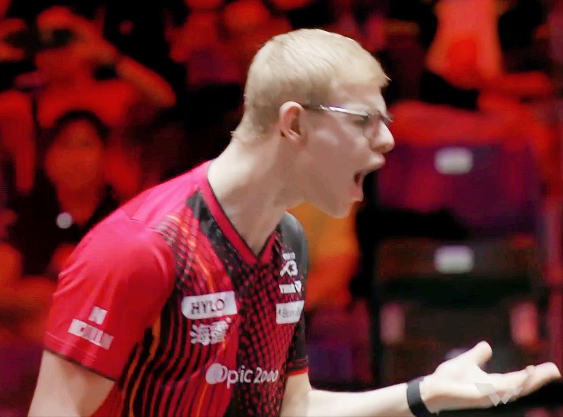 林诗栋2:4输给F勒布伦我认，但是小布第一局那声大吼，
裁判为什么不给黄牌？
