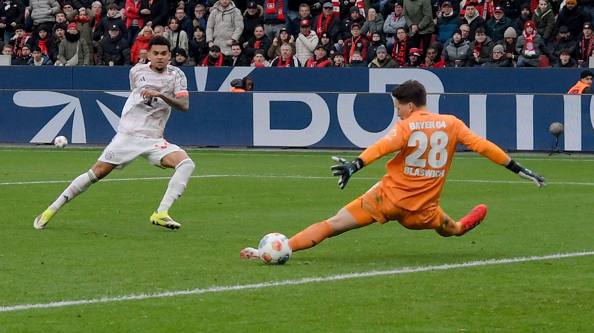 虽然拜仁没有赢，但是这场平局的价值比赢球更大！以拜仁目前的积分优势，本场联赛的结