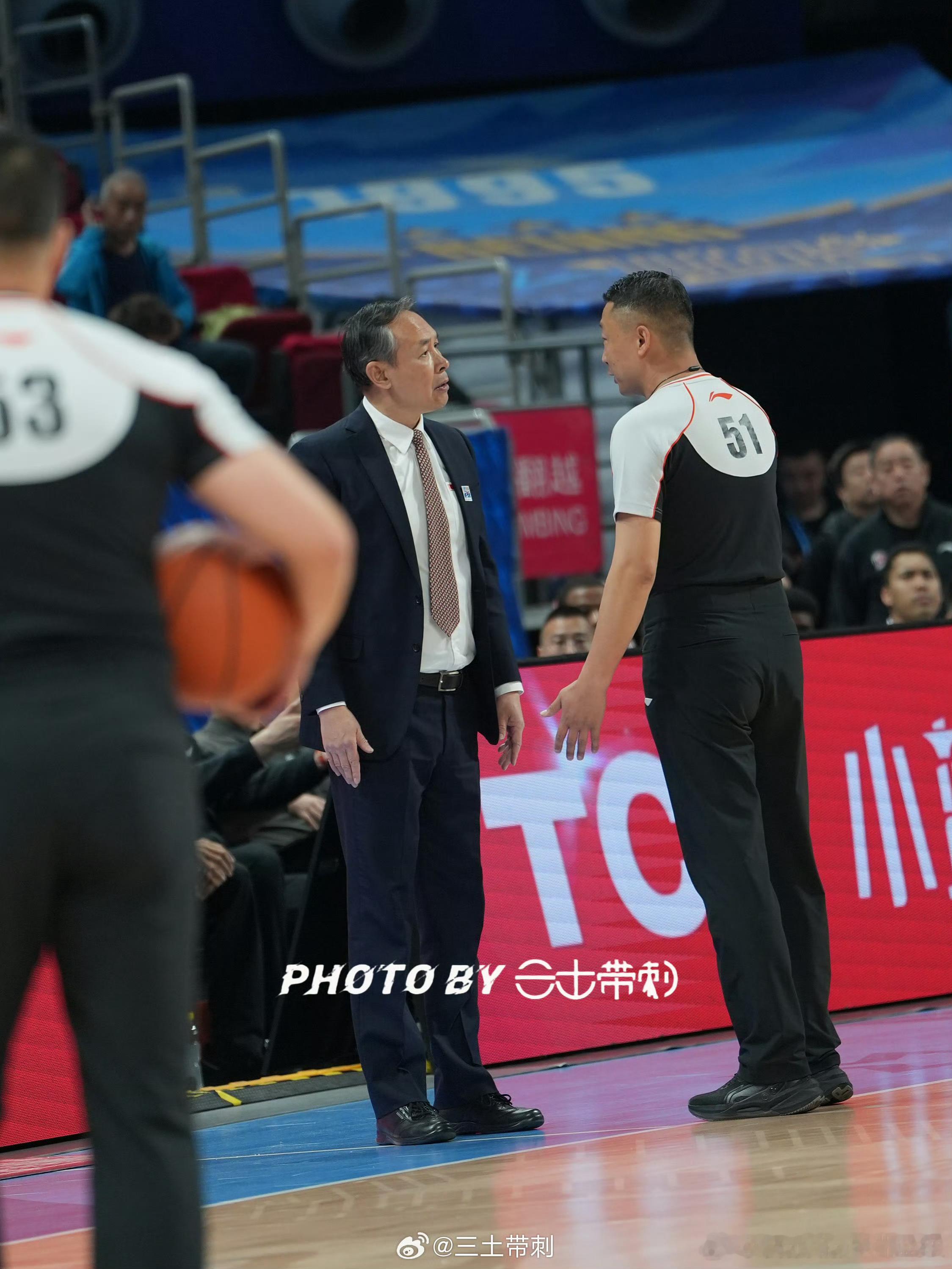 许指导： 我现在火气很大CBA 北京男篮vs青岛男篮