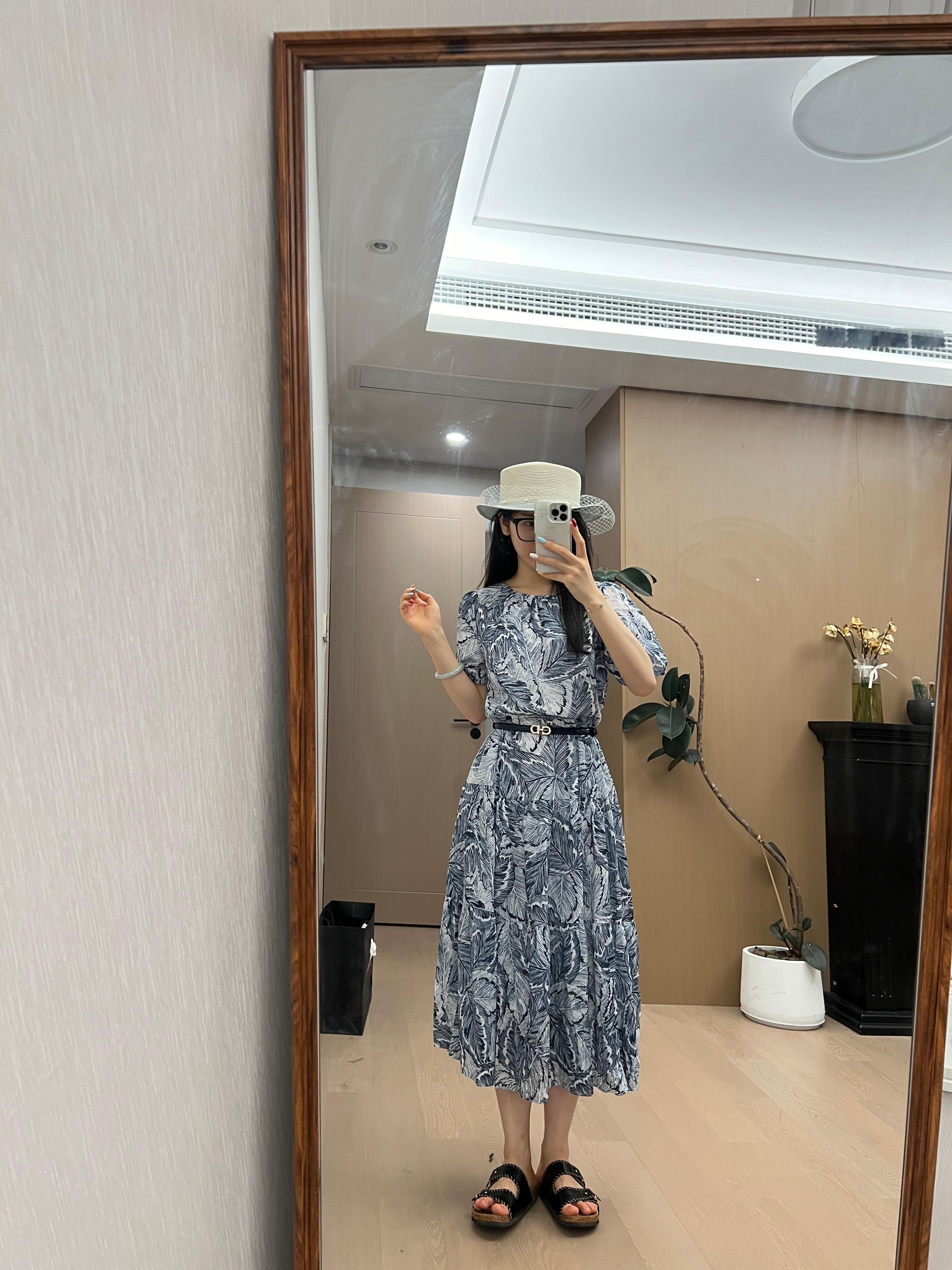 弟弟给我妈买的裙子我穿上 下一秒感觉要到欧洲了哈哈哈哈 别说 很舒服#付四金[超