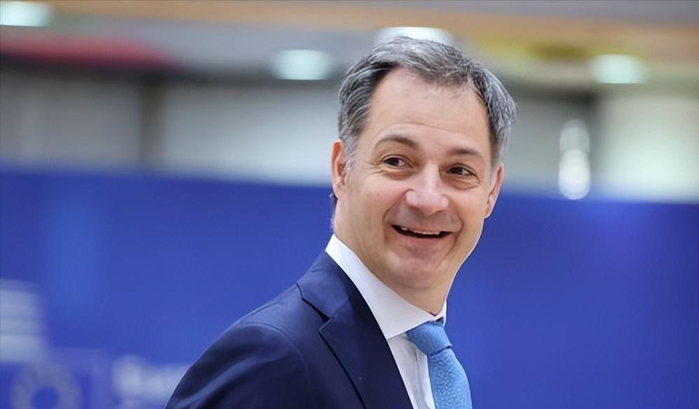 德法还没吭声，比利时先跳出来了。3月21日，比利时首相德伟弗直接给冯德莱恩递了封