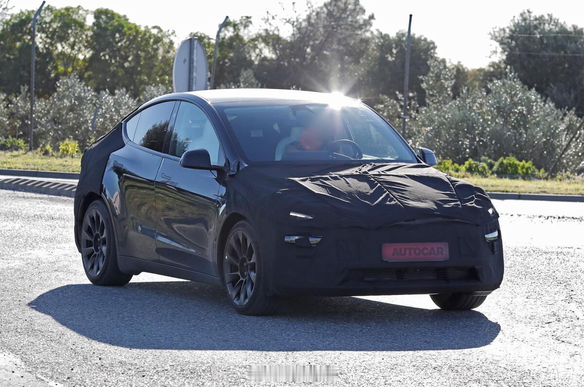 特斯拉新Model Y曝光：Model Y Juniper欧洲路试，前脸、尾部和