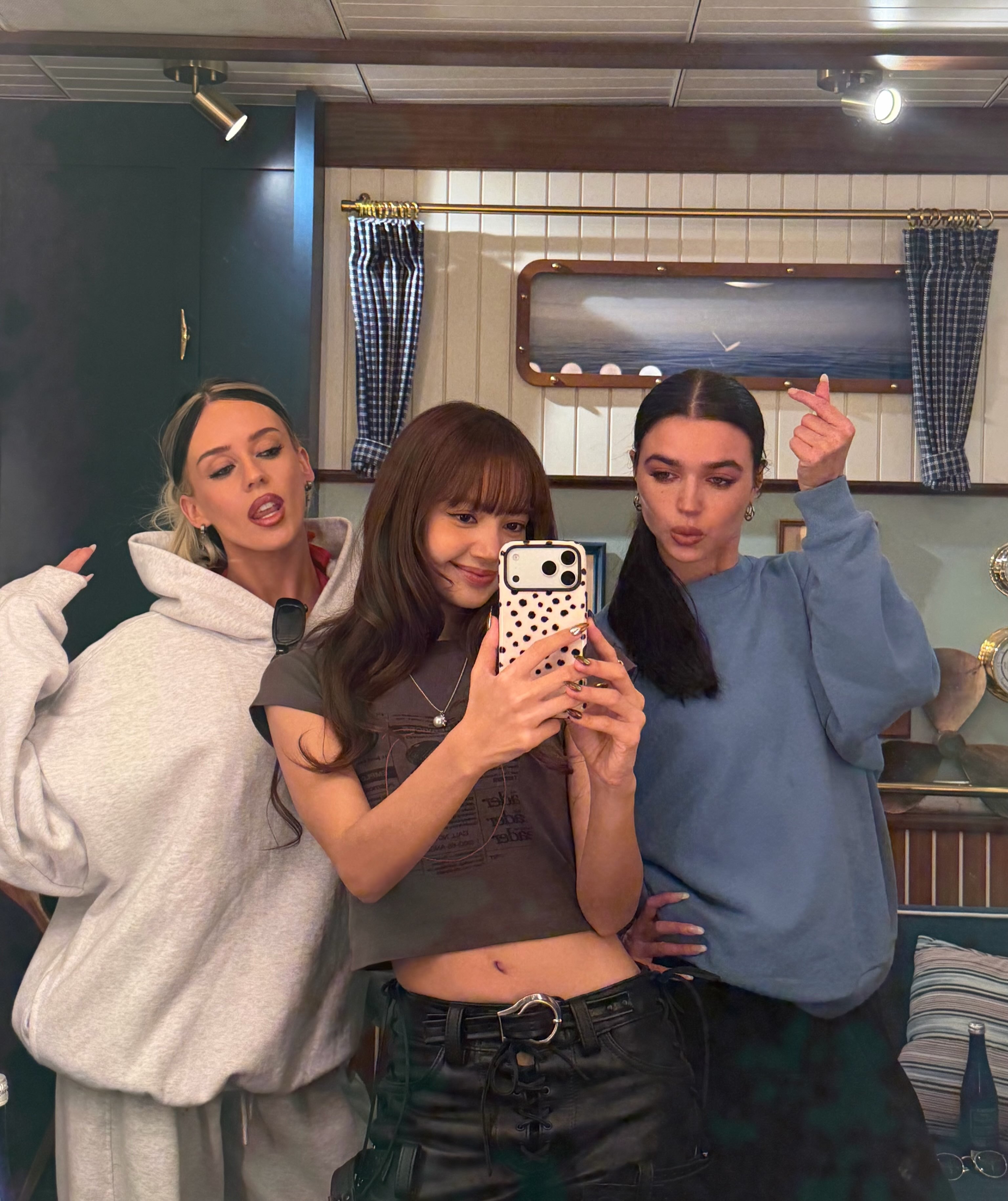 BLACKPINK[超话]  【IG】260912@ brookeandjess