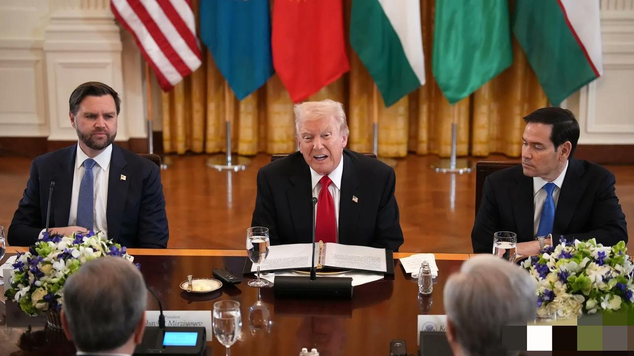 美媒今天报道：特朗普的部分高级助包括副总统JD万斯和国务卿卢比奥最初对与伊朗开战