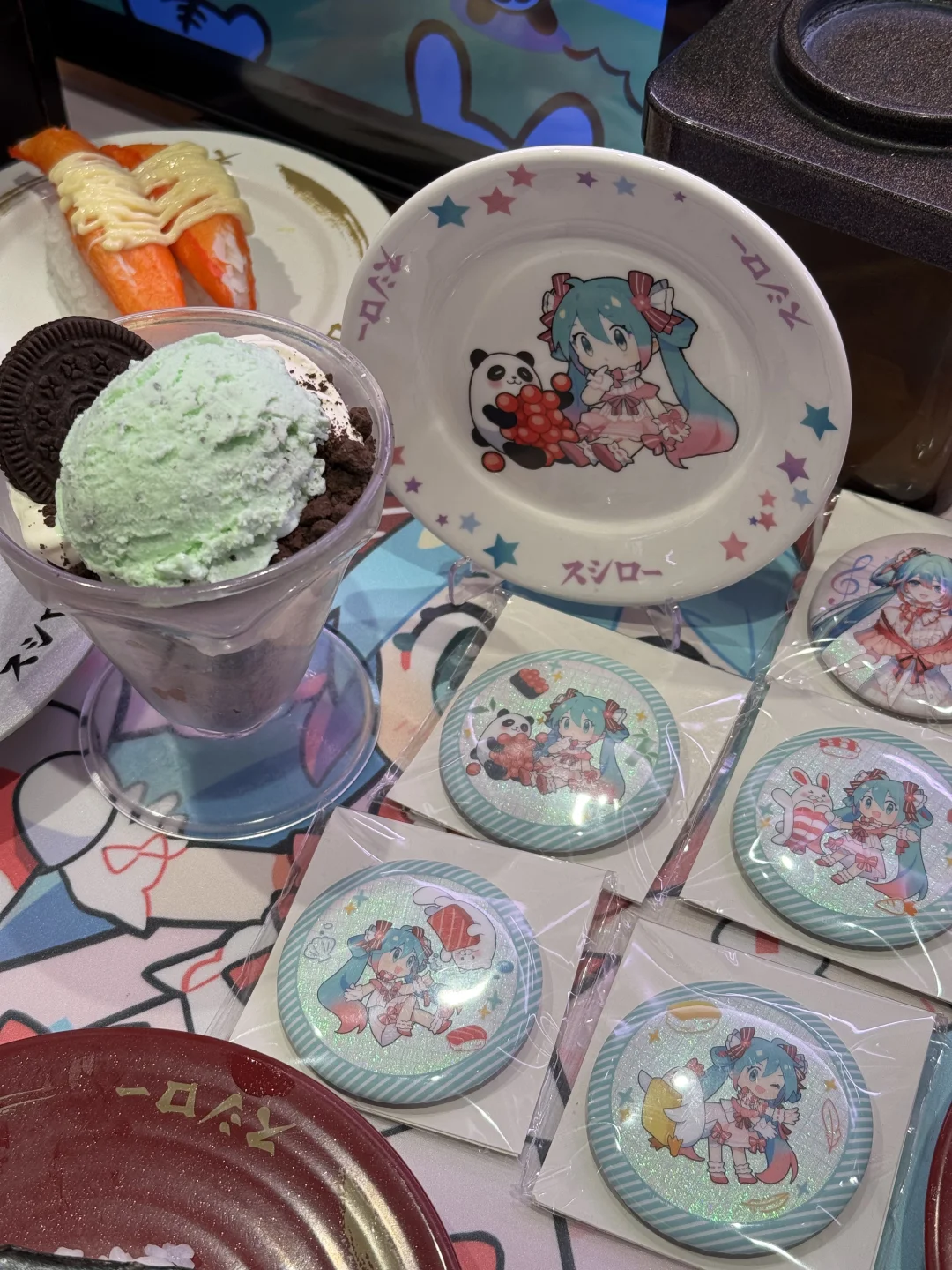 了不起了不起。。。把初音未来都请过来了！！