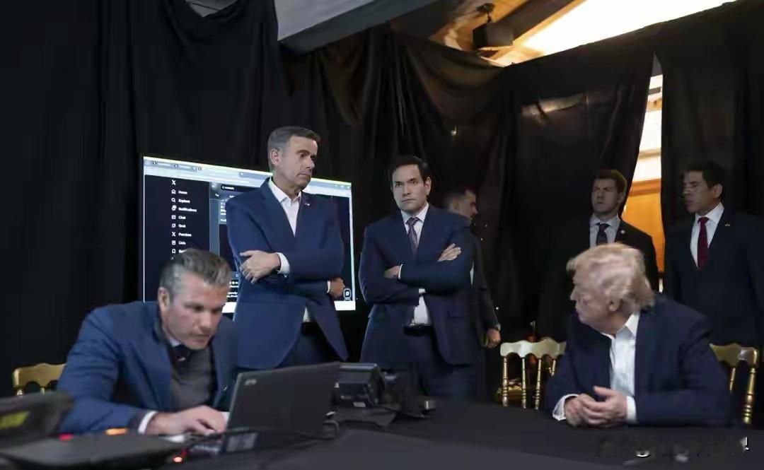 “所有军事选项全开！”特朗普官宣美军将长期驻军委内瑞拉
 
在成功抓捕马杜罗后，