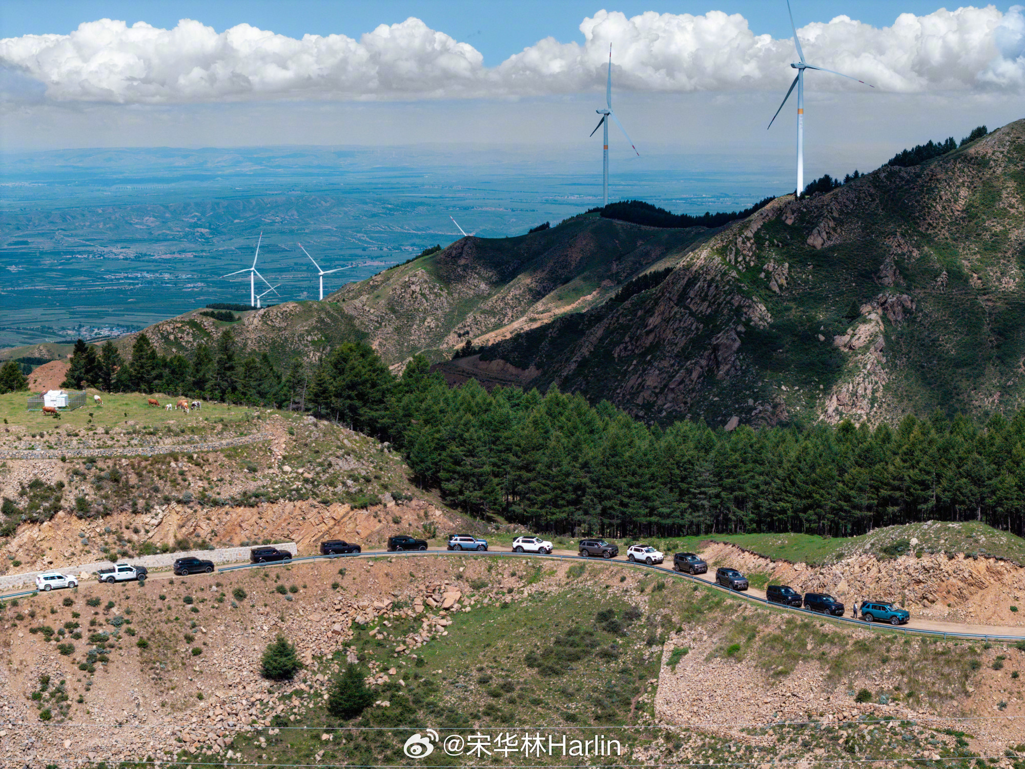 神行者联盟征服全地形真正的豪华是城市从容，旷野敢闯。段奕宏驾驶神行者8深入山西大