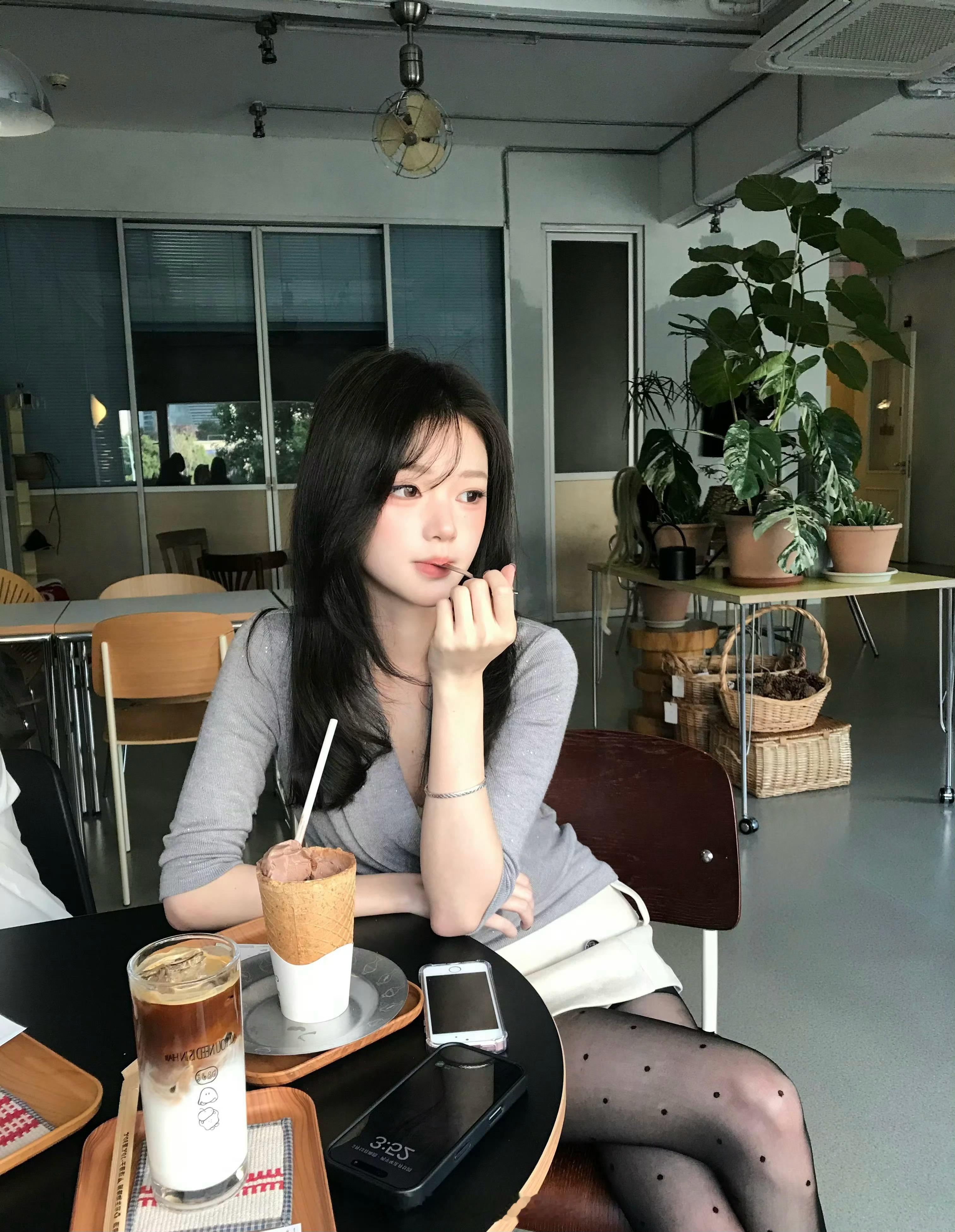 还是以前的home键iPhone有意思。 