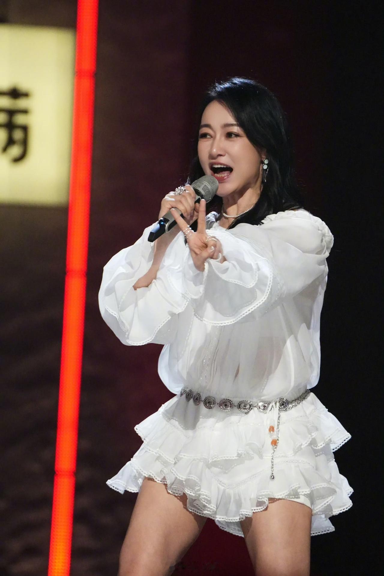 赵子琪浪姐风波两极反转！刚完节目又陷口碑争议
 
赵子琪一公全开麦真唱却惨遭一轮