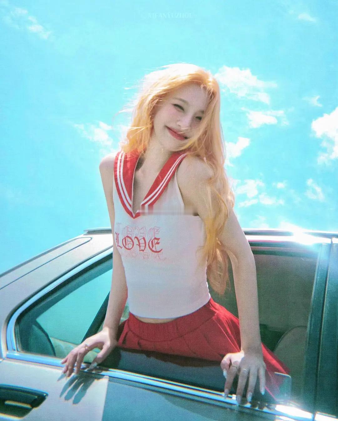 伟大的果汁系明艳美女 光是看着她们的照片心情就可以变好 笑起来太明媚了【joy 
