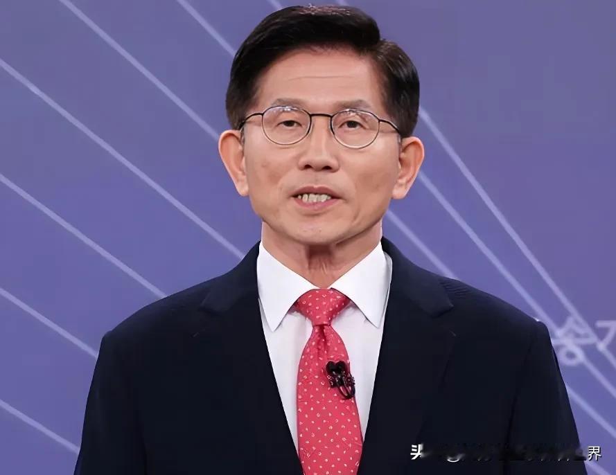 金文洙一旦整合了保守派的力量后，必然会对李在明出手。李在明虽然成功当选了总统，但