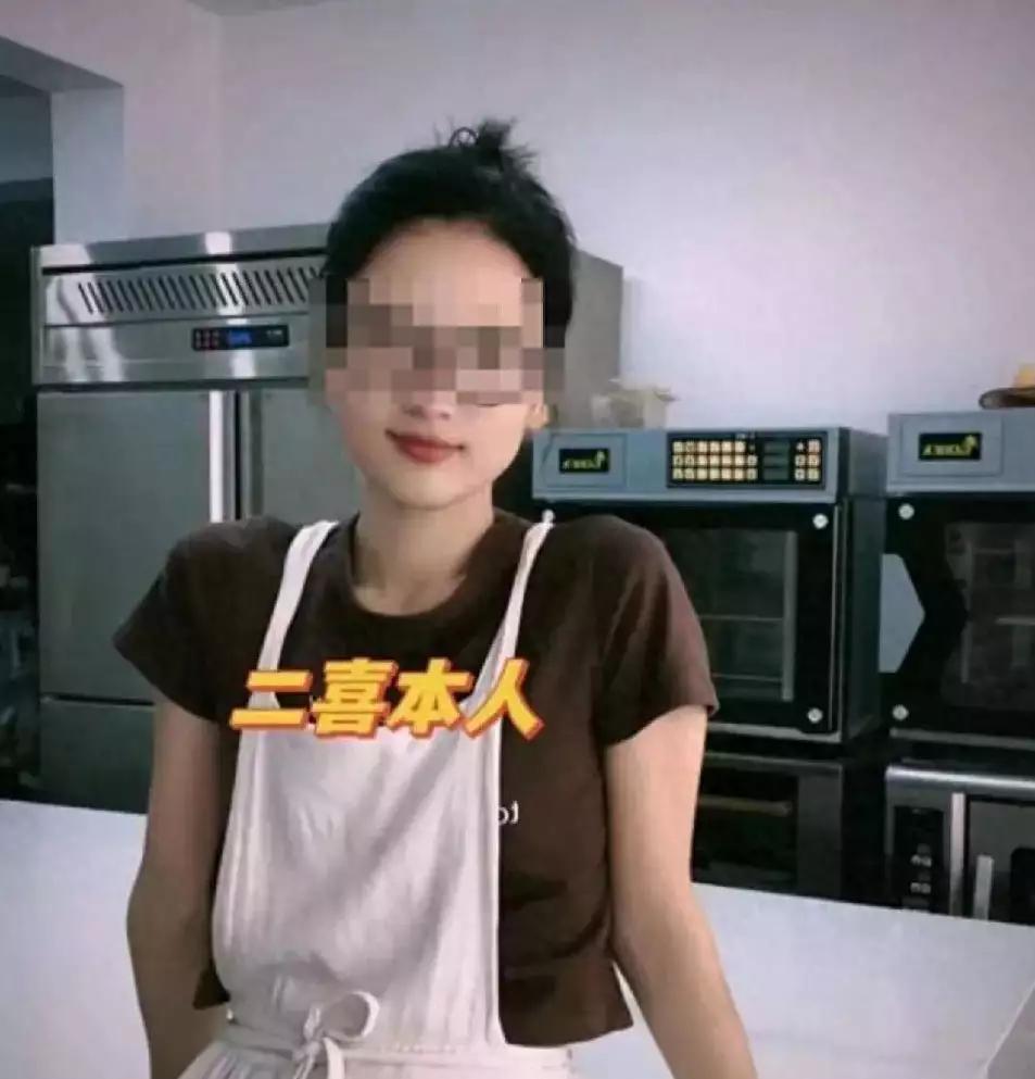 真离谱！江苏启东一位33岁的甜品店老板娘，出轨店内18岁暑假工。肆意放纵，高调挑