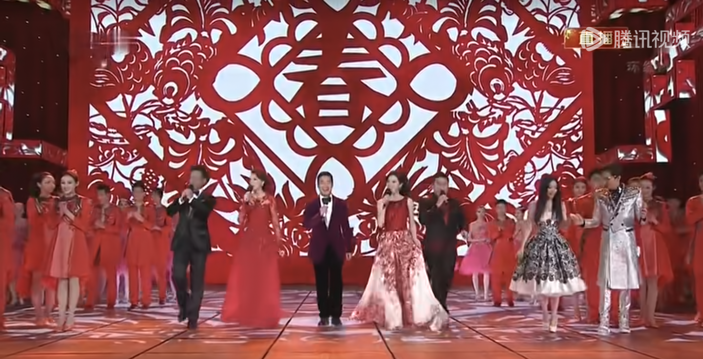 重温了上一个马年的2014年春晚顶级主持人阵容传唱度极高的歌曲没有杂七杂八的广告