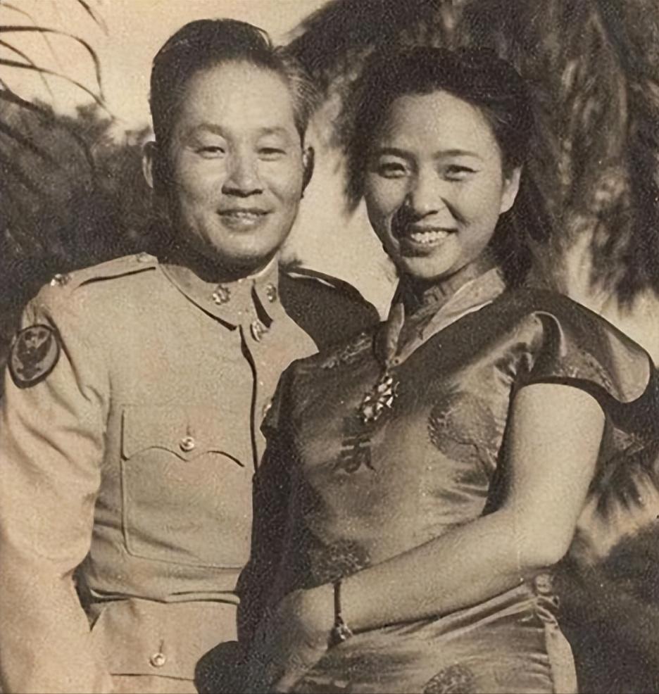 1951年，孙立人脱了衣服上床睡觉，习惯性地搂住老婆，却发现手感不对劲，他一怔，