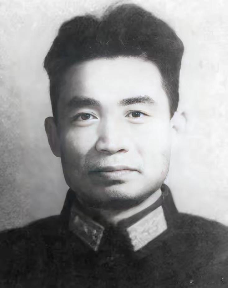 1937年戈壁惊魂：警卫员伪装乞丐脱险在即，被俘小红军一句话将他推入死局
 
1
