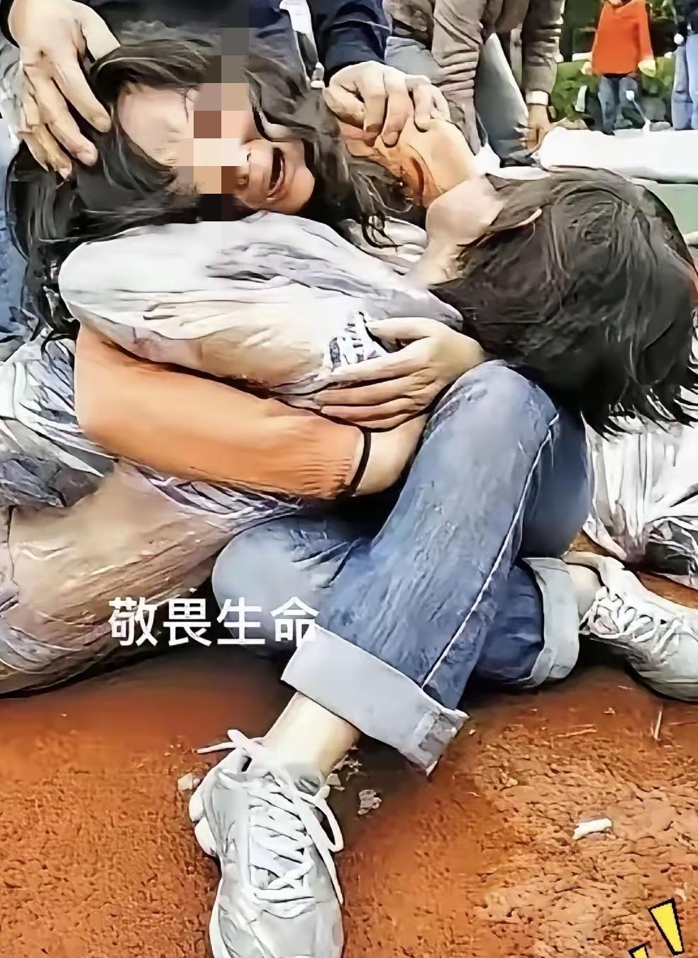 高考刚结束，某地湖边发生了一起悲剧。一个刚满18岁的男孩，1米8的大高个，阳光帅